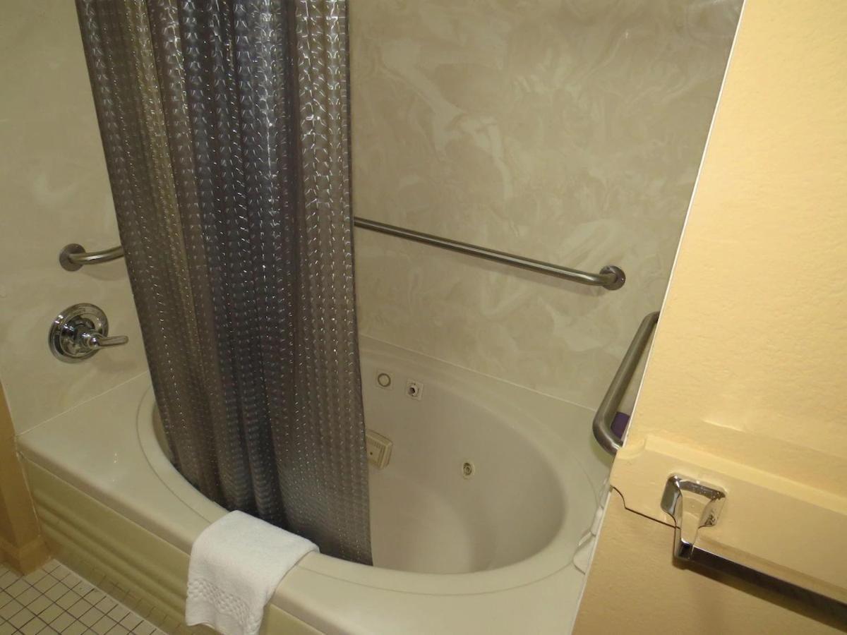 First Western Inn Caseyville Екстер'єр фото