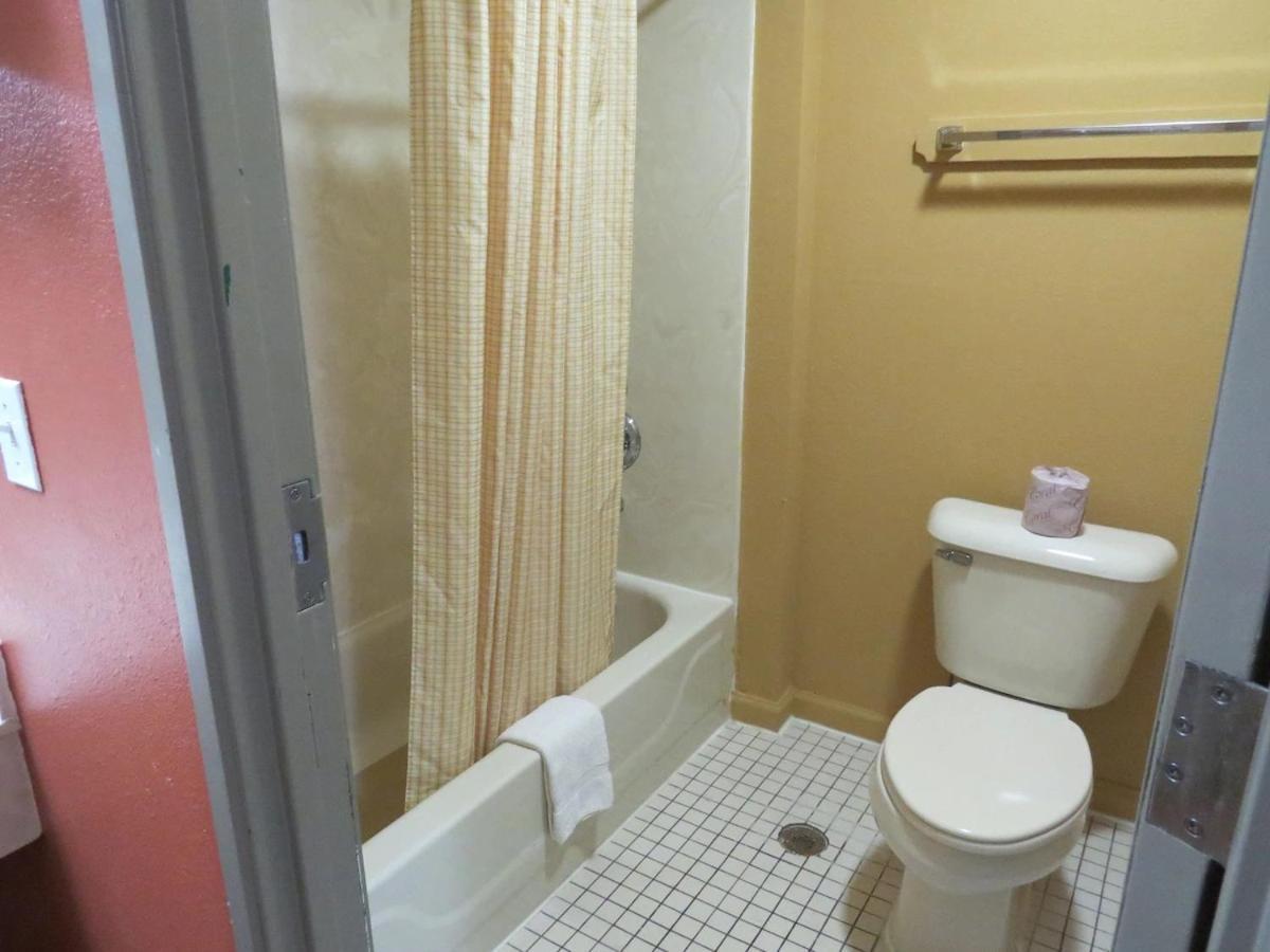 First Western Inn Caseyville Екстер'єр фото